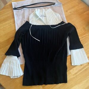 Anne Fontaine Black Ribbed Kit Top White Collar and Cuffs. Size 40 (US M).